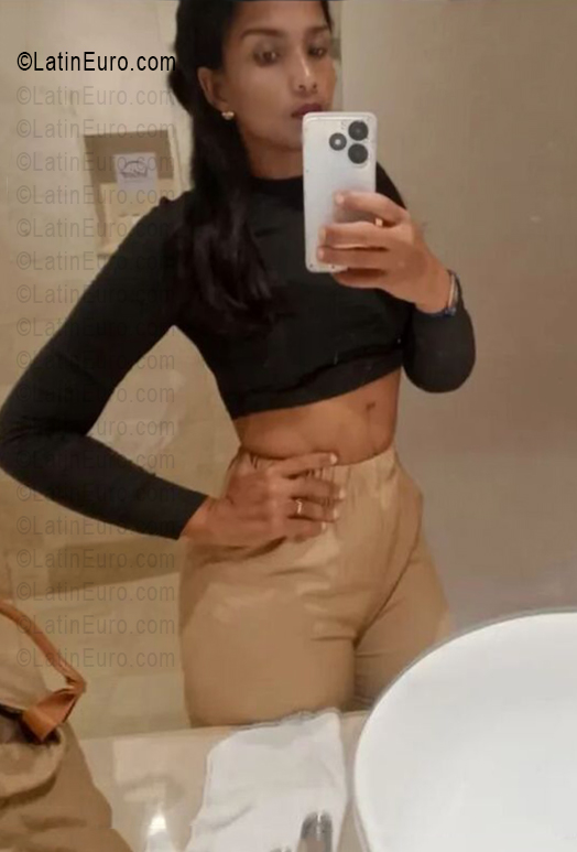 Date this hard body Dominican Republic girl Karen from Santo Domingo DO56342