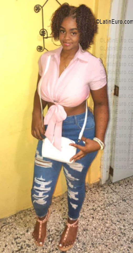 Date this young Dominican Republic girl Coraima from Santo Domingo DO56358