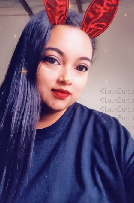 Date this pretty Ecuador girl Marian from Islas Galapagos EC1138