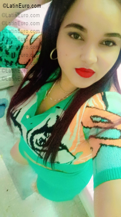Date this cute Dominican Republic girl Isamar from Santiago DO56361