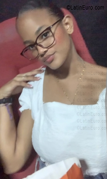 Date this attractive Dominican Republic girl Amaia from Santo Domingo DO56372