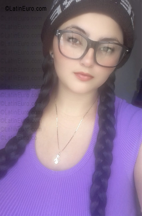 Date this passionate Colombia girl Gevashi from Bogota CO33741