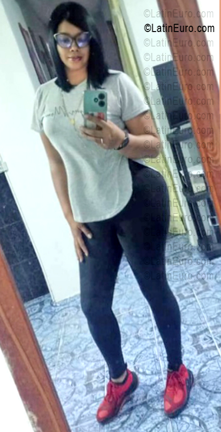 Date this cute Venezuela girl Marielena from Venezuela VE5690