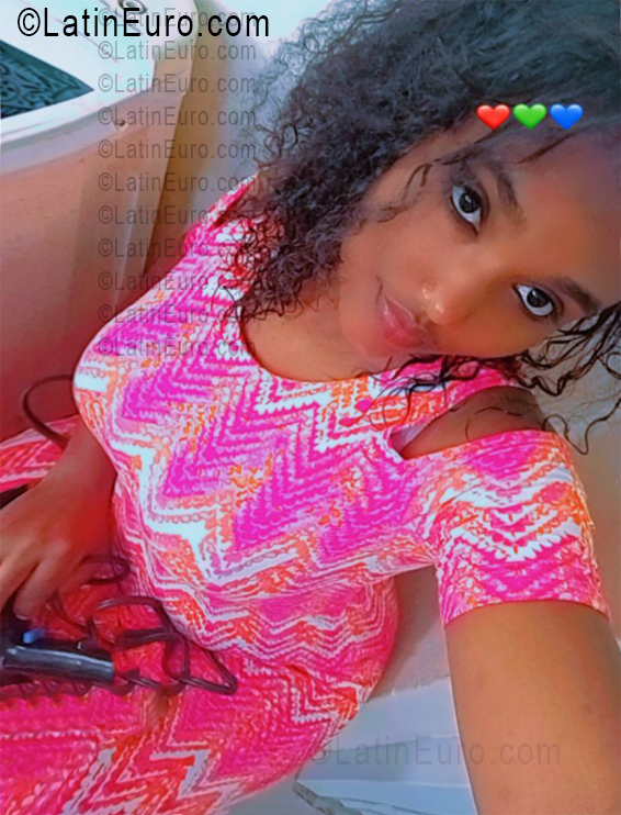 Date this beautiful Dominican Republic girl Neiry from Santo Domingo DO56470