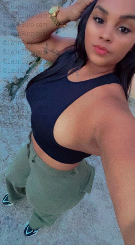 Date this hard body Dominican Republic girl Yokasta from Santo Domingo DO56478