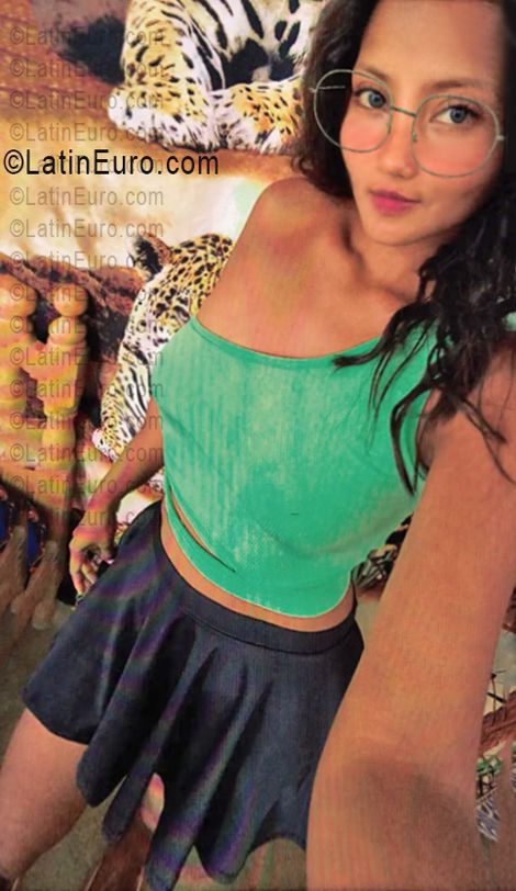 Date this fun Ecuador girl Valeria from Portoviejo EC1146
