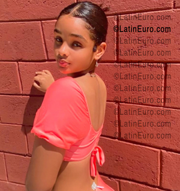 Date this fun Dominican Republic girl Aleysha from Santiago DO56645