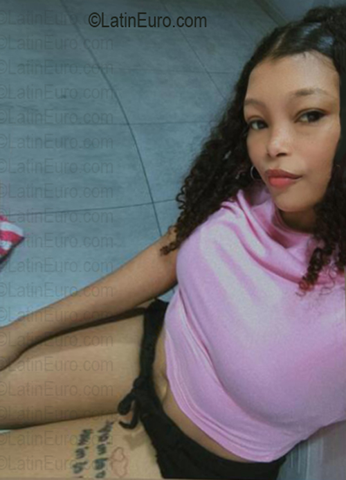 Date this happy Honduras girl Damaris from La Ceiba HN3015