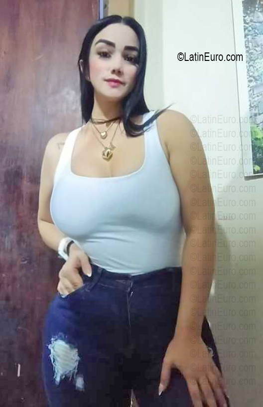 Date this happy Venezuela girl Honey from Maracaibo VE5727