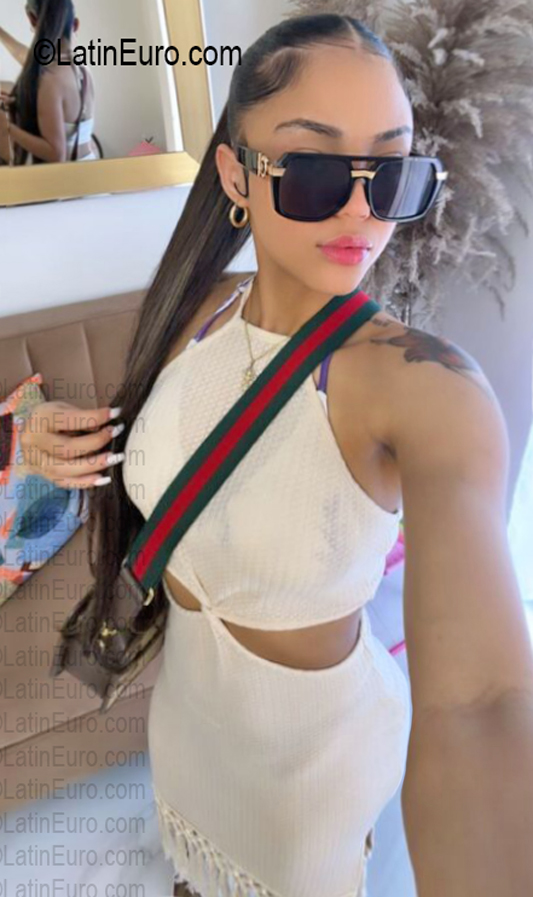 Date this exotic Dominican Republic girl Raysa from Santo Domingo DO56763