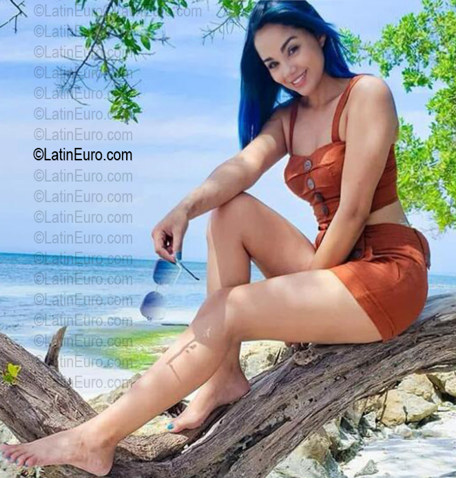 Date this voluptuous Colombia girl Johanna from Sincelejo CO33801