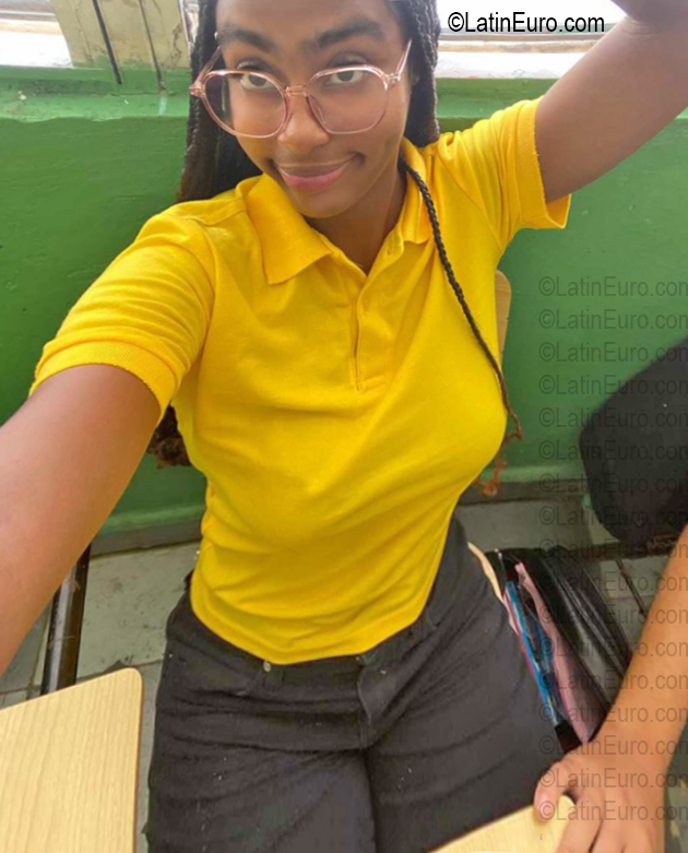 Date this gorgeous Dominican Republic girl Luz from La Altagracia DO56780