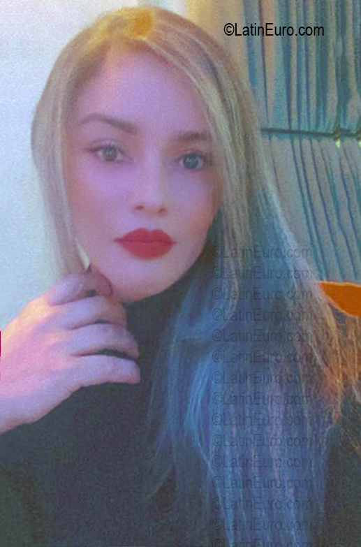 Date this voluptuous Brazil girl Gislaine from Goiania BR12433