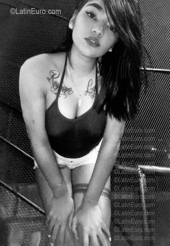 Date this lovely Dominican Republic girl Katherine from Santo Domingo DO56893