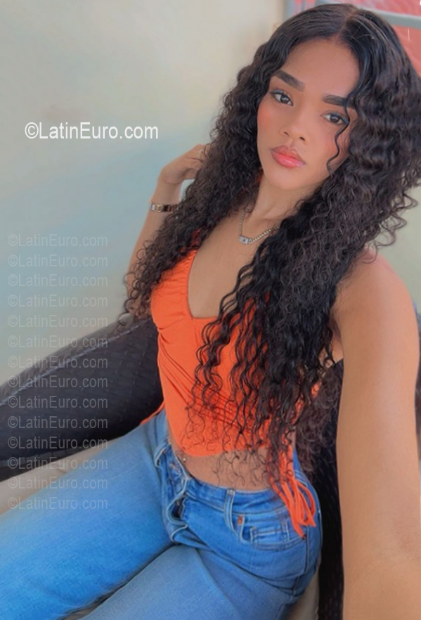 Date this sultry Dominican Republic girl Julis from Santo Domingo DO56913