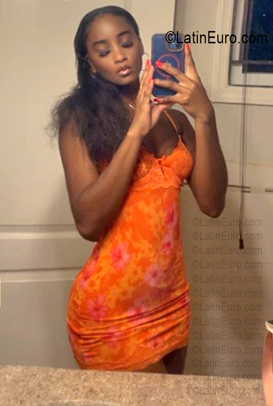 Date this sensual Jamaica girl Sherika from Kingston JM2752