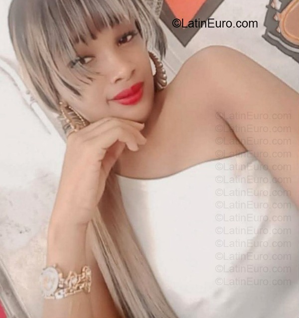 Date this lovely Dominican Republic girl Chantal from Monte Plata DO57027