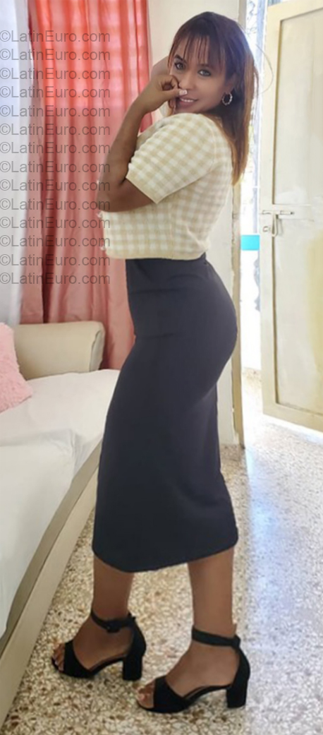 Date this voluptuous Dominican Republic girl Soribel from Santo Domingo DO57054