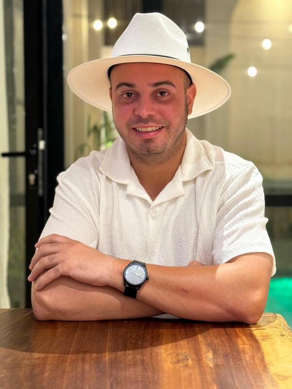 Date this funny United States man Wade from Oceanside US25735