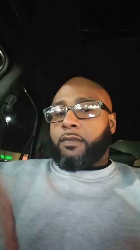 Date this pretty United States man Karl from New Orleans US25764