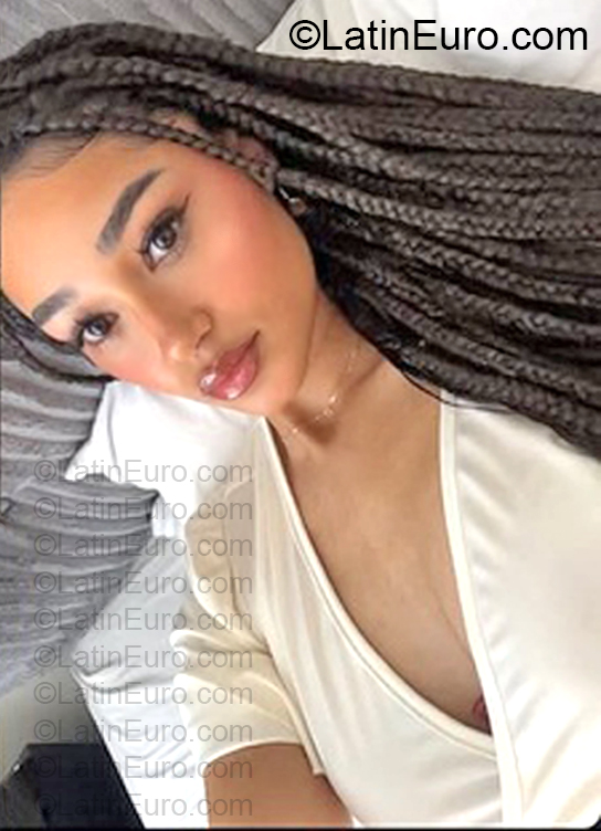 Date this delightful Dominican Republic girl Kisbe from Santo Domingo DO57173