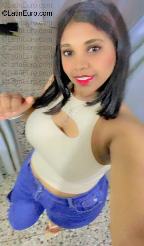 Date this cute Dominican Republic girl Mara from Santo Domingo DO57191