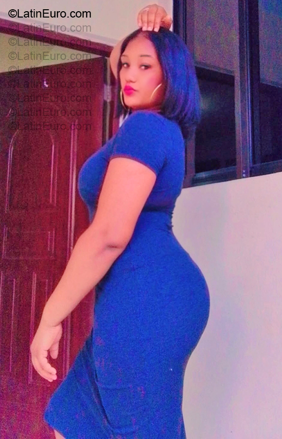 Date this hot Dominican Republic girl Ciss from Santiago DO57207