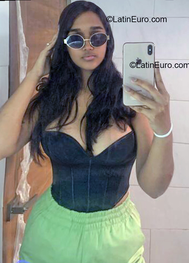 Date this passionate Dominican Republic girl Sofia Melany from Santo Domingo DO57211
