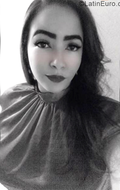 Date this charming Dominican Republic girl Vic from Santo Domingo DO57225