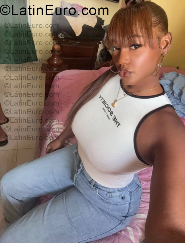 Date this young Dominican Republic girl Carolin from Santo Domingo DO57257