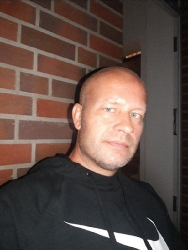 Date this georgeous Germany man Stefano from Hannover DE581