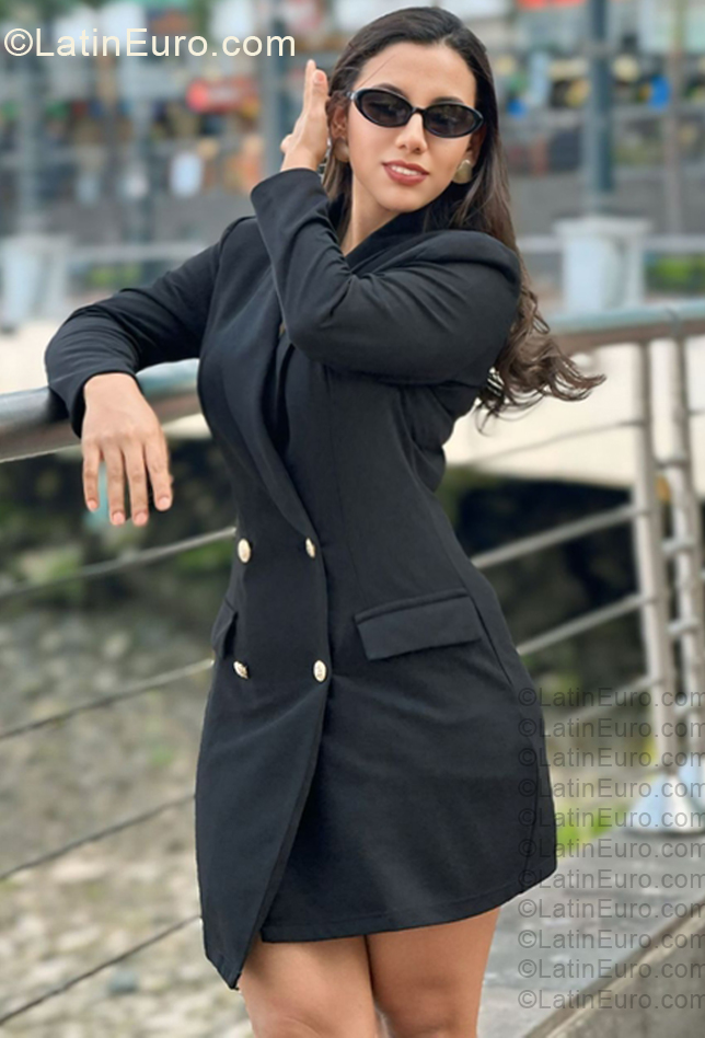 Date this gorgeous Ecuador girl Lorena from Guayaquil EC1160