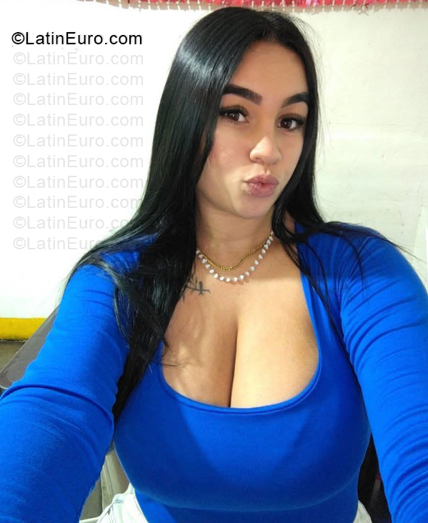 Date this tall Venezuela girl Yanjibel from Maracaibo VE5758