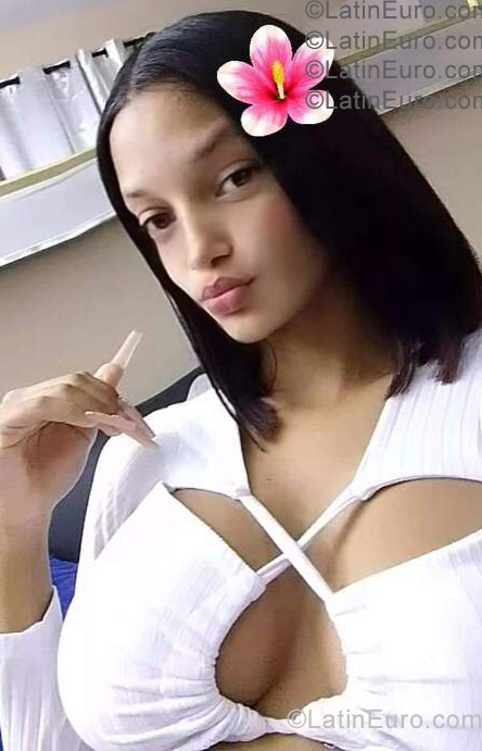 Date this hot Dominican Republic girl Anny from Santo Domingo DO57307