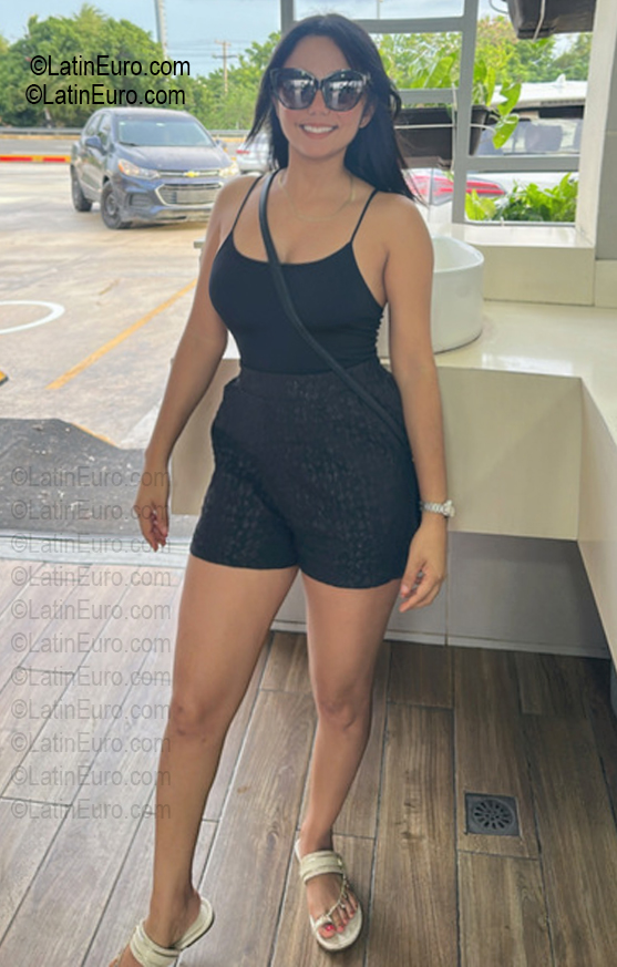 Date this georgeous Dominican Republic girl Varonisa from Santo Domingo DO57346